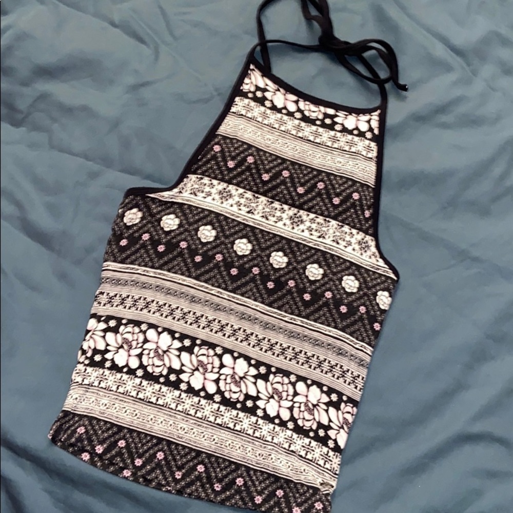 🔥 CROPPED HALTER TOP🔥